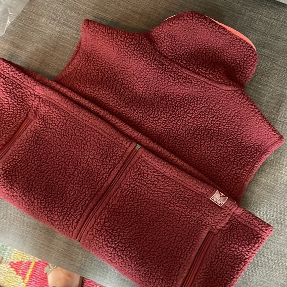 Oiselle AT fleece vest (L) - Picture 8 of 8